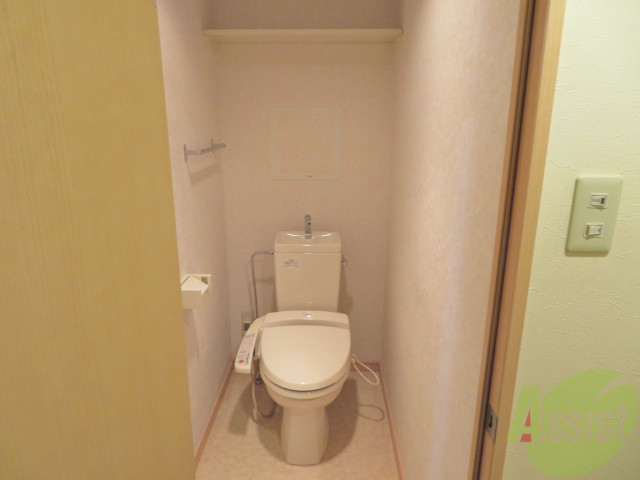 トイレ　トイレは奥行きが広く落ち着いた空間ですね