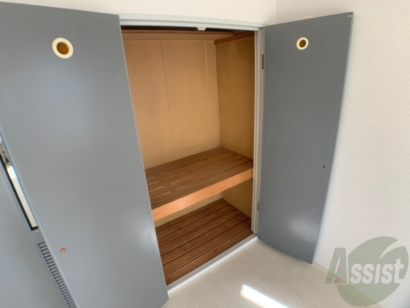 収納　寝室の収納です。部屋がすっきり片付きます。