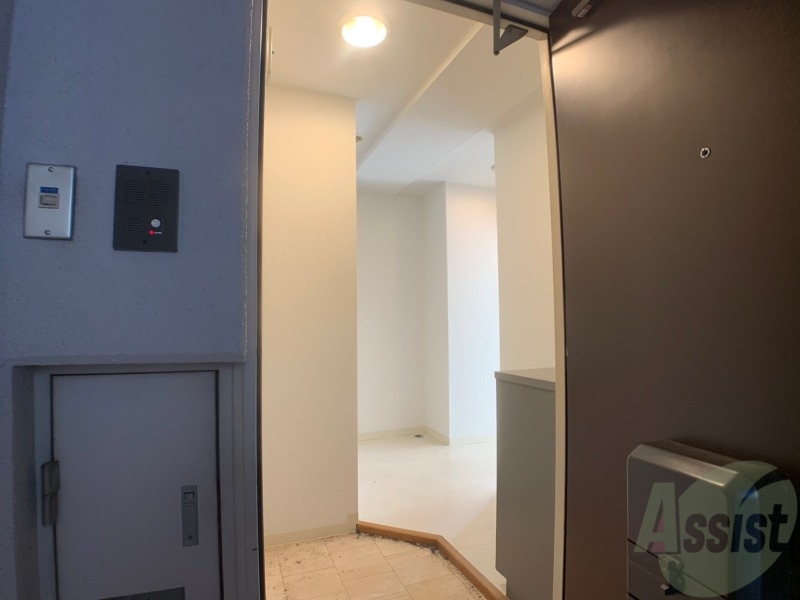 玄関　玄関の様子です。明るい印象ですね。気分もあがりそう。