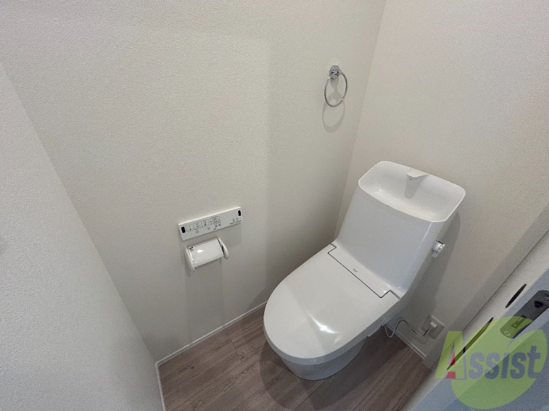 トイレ　トイレは温水洗浄便座で快適に使うことが出来ます。