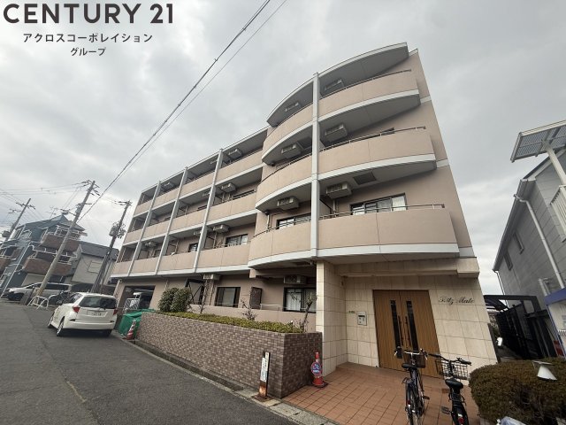 建物外観　オートロックで外部の人間が簡単に出入りできないため安心です。