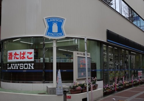 コンビニ　ローソン 鶴野町店（コンビニ）まで452m