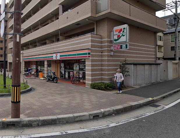 コンビニ　セブンイレブン（コンビニ）まで251m