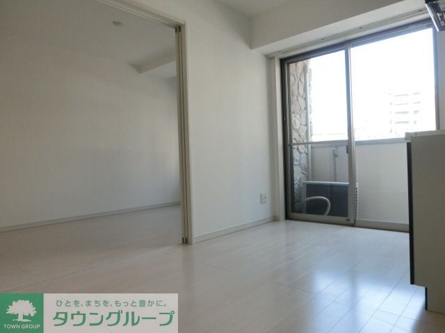 居室・リビング　ダイニングから洋室スペース