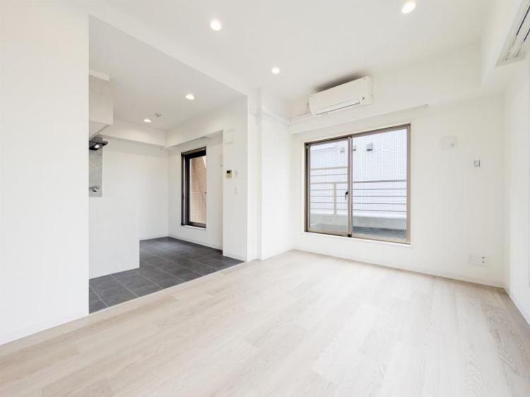 居室・リビング　※全て別号室のお写真。内装等参考にしてください。