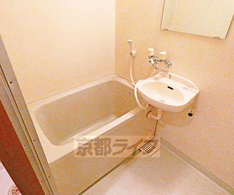 バス・シャワールーム　２セパレートタイプの浴室です！