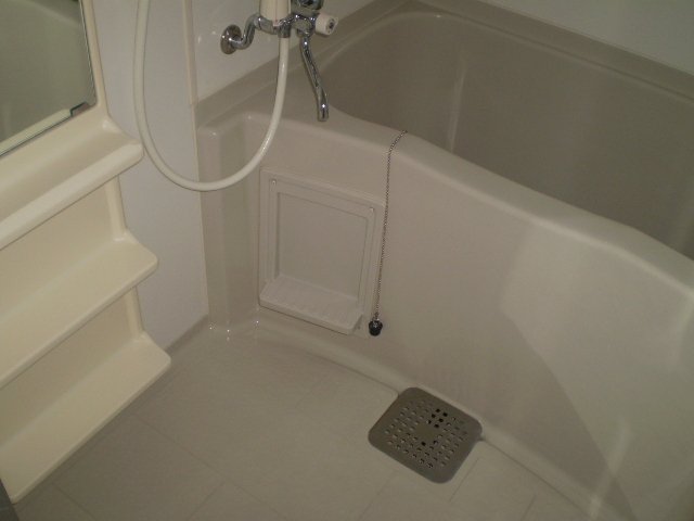 バス・シャワールーム　同物件、別号室のものです。