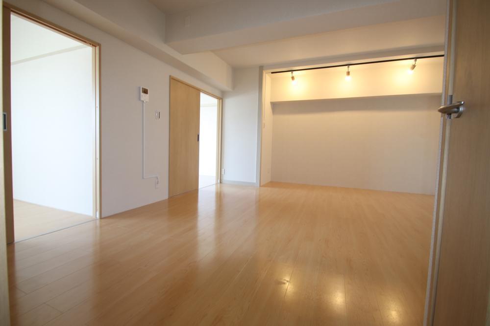 その他部屋・スペース　関節照明付です