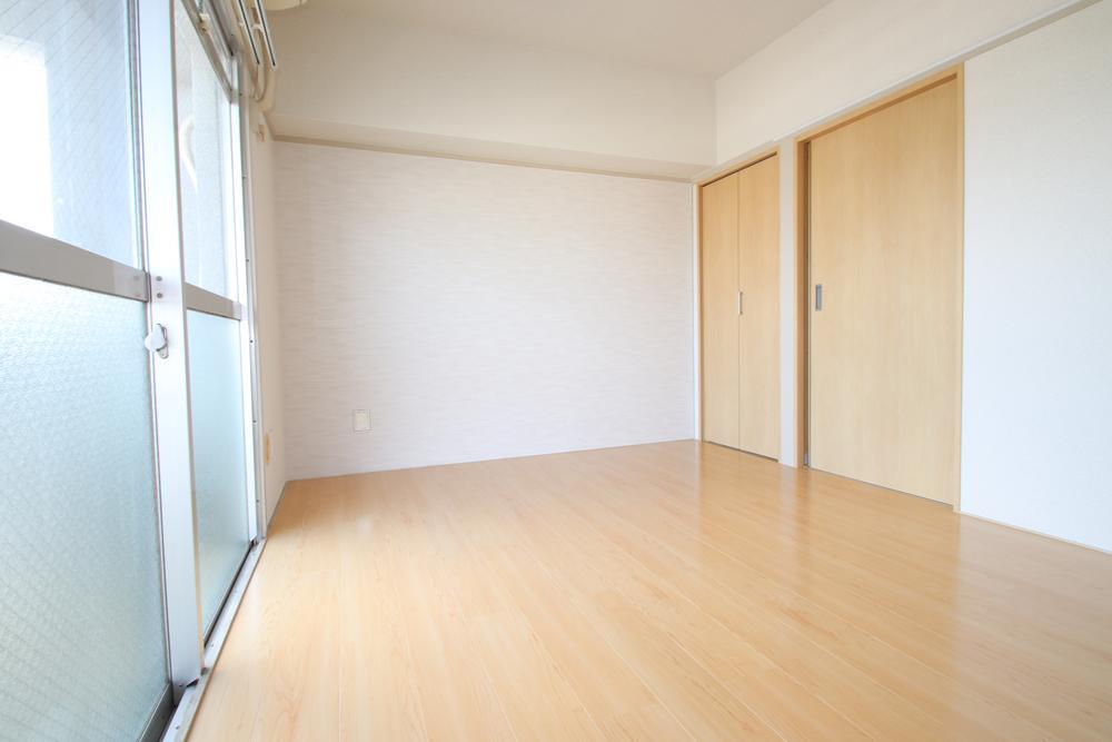 庭　6帖洋間です