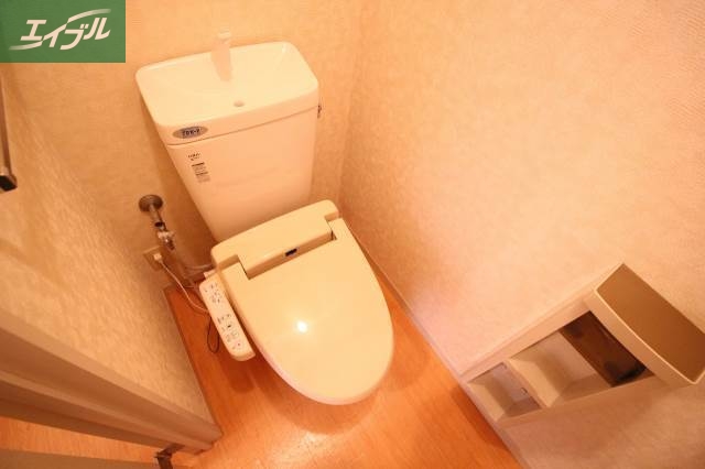 トイレ　ウォシュレット付いています