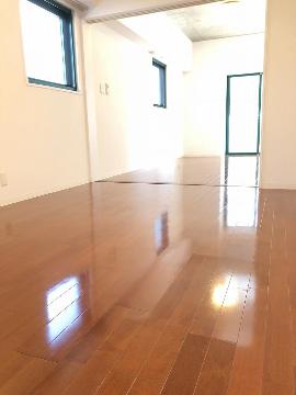 居室・リビング　室内