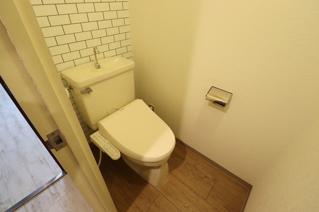 トイレ　温水洗浄便座付