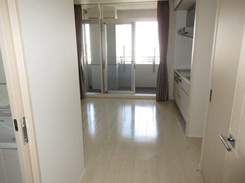 居室・リビング　洋室（約10.9畳）前回募集時／2018年05月の写真内装後