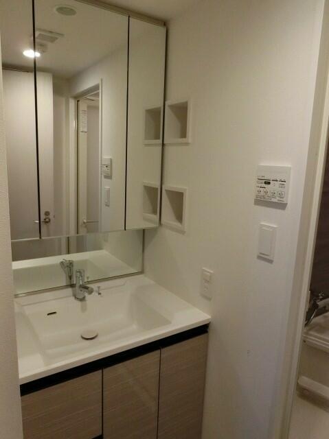 洗面設備　※写真は同タイプ住戸です。