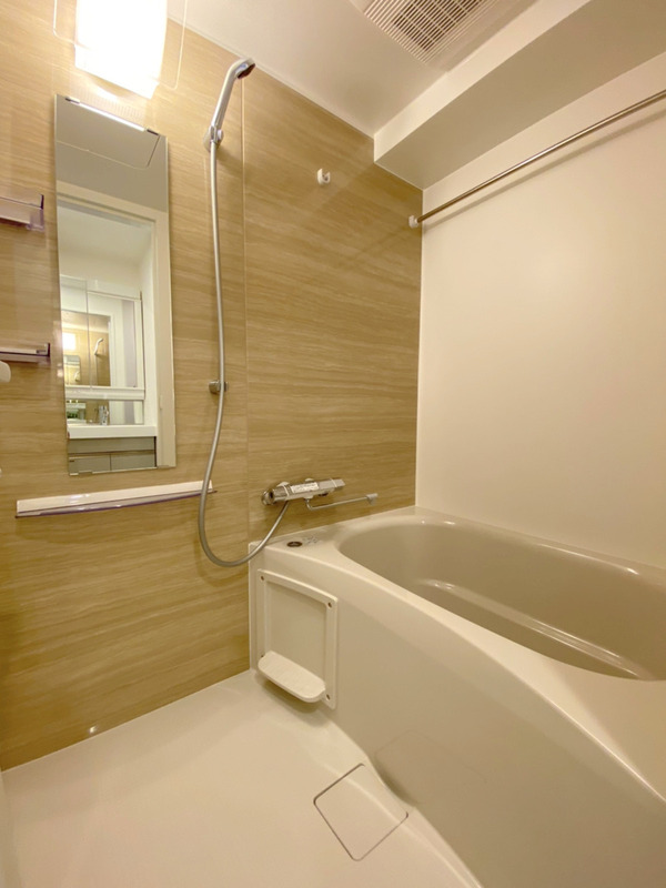 バス・シャワールーム　★ゆったりとできる広さの浴槽★