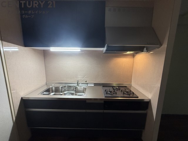 キッチン　3口ガスコンロ付で機能的なキッチンです！