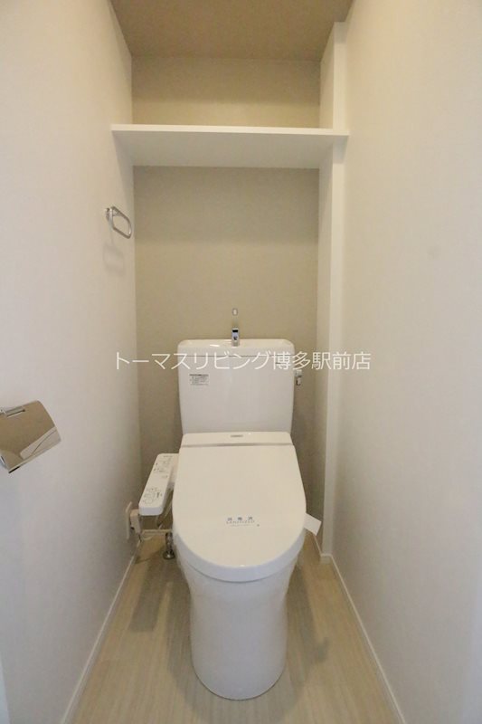 トイレ　※別号室の参考写真になります。