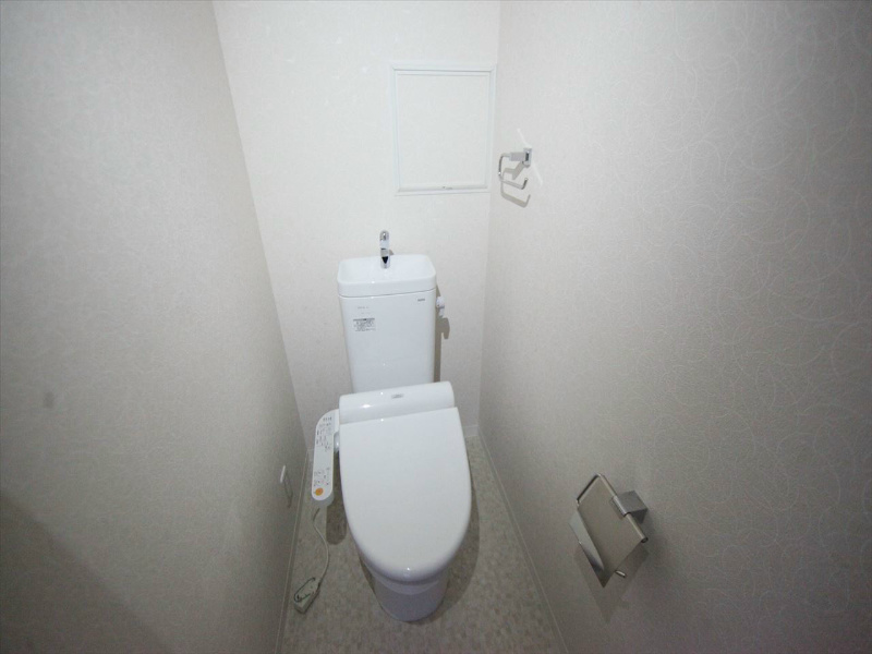 トイレ　温水洗浄暖房便座付トイレ