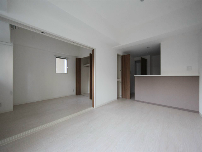 居室・リビング　LDK11.6帖　洋室6帖とつなげても仕切っても使えます