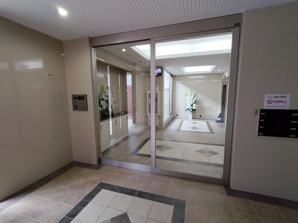 エントランス　エントランス