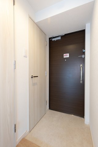 玄関　※写真は同タイプ住戸です。