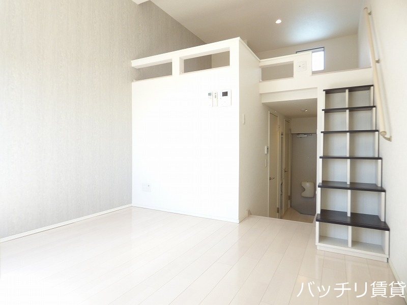 居室・リビング　画像は、同型タイプの為、現状を優先いたします。