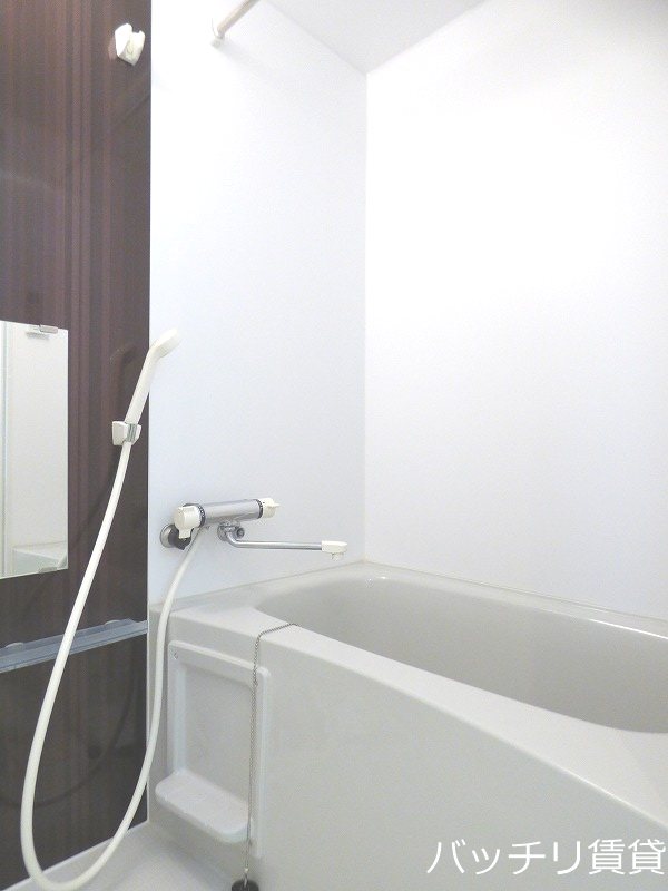 バス・シャワールーム　画像は、同型タイプの為、現状を優先いたします。