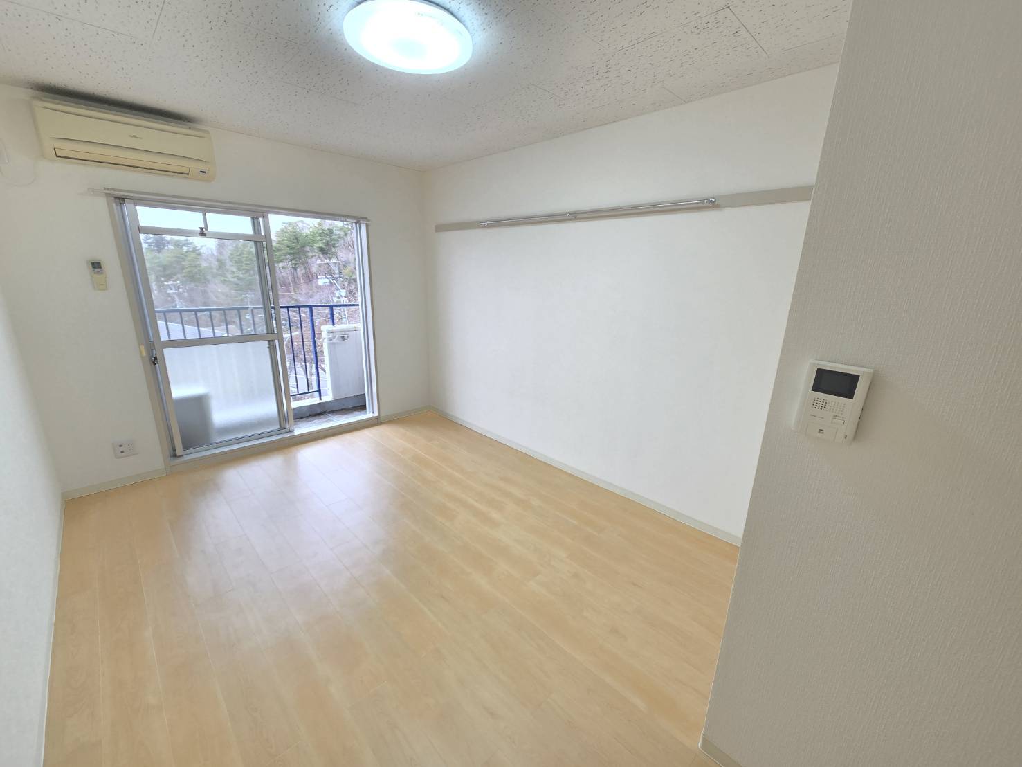 居室・リビング　※別号室