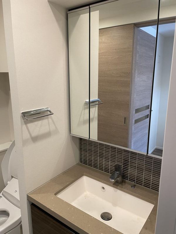 洗面設備　※別部屋の参考写真です。