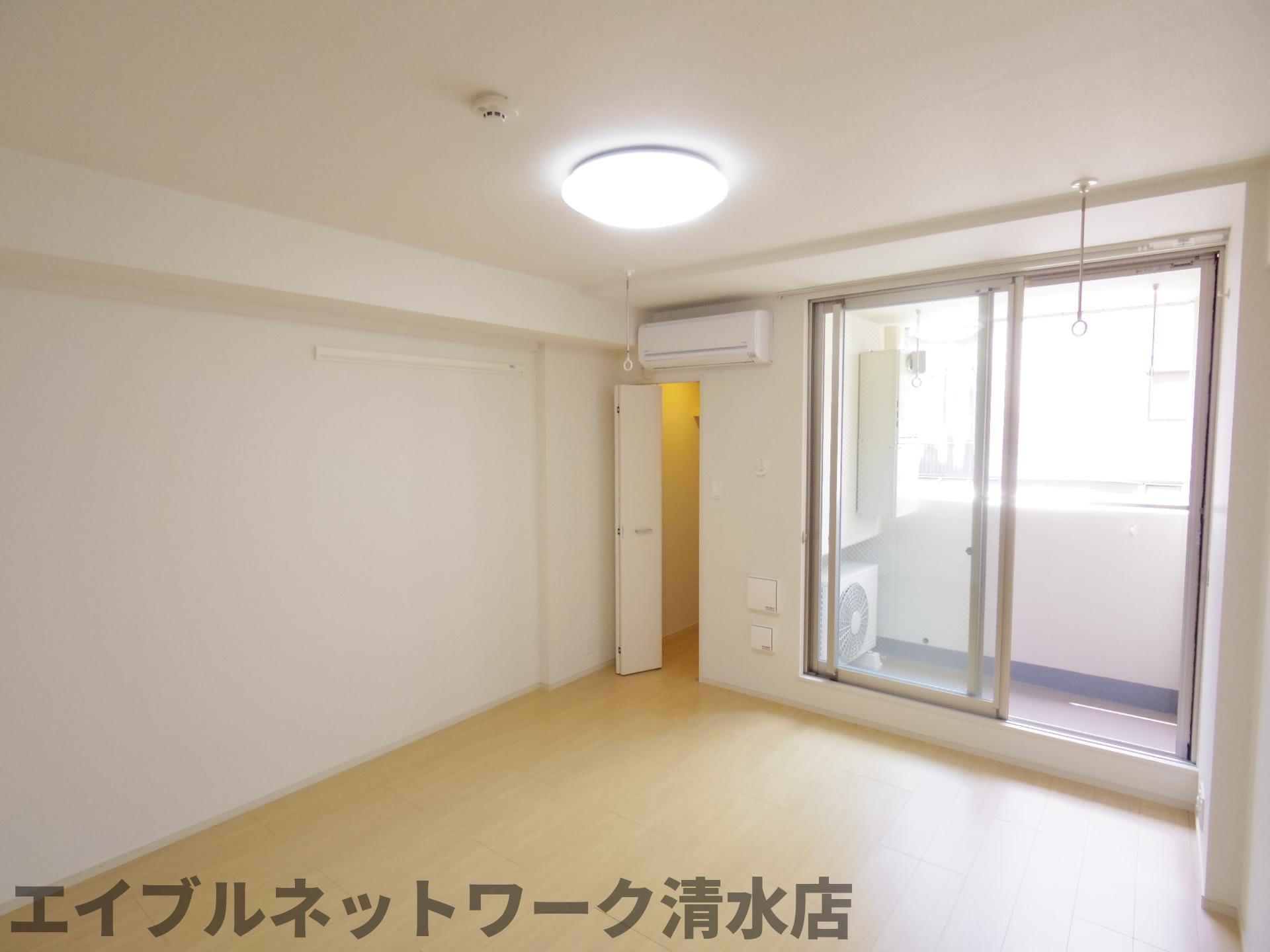 居室・リビング　同物件同タイプ