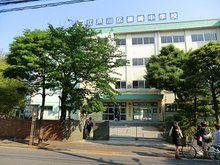 中学校　江戸川区立篠崎中学校（中学校）まで268m