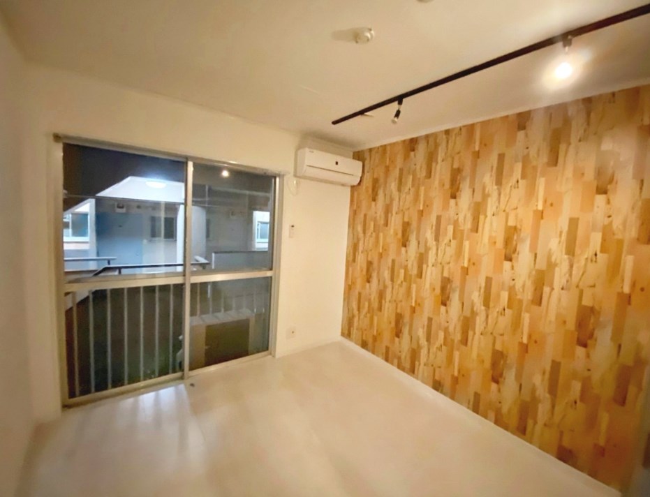 居室・リビング　エアコン完備で一年中快適にお過ごしいただけます。