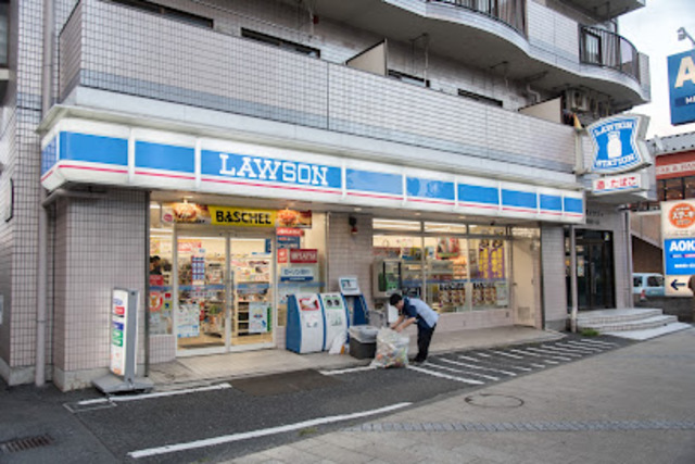 コンビニ　ローソン多摩一ノ宮店（コンビニ）まで552m