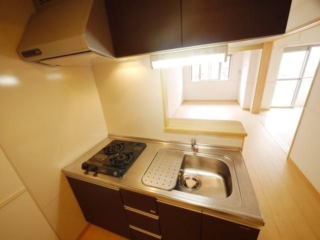 キッチン　同物件別部屋写真