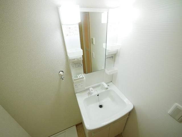 洗面設備　同物件別部屋写真
