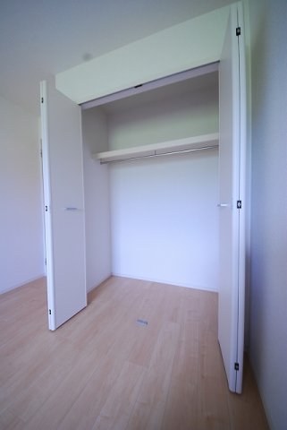 収納　【ＲＥＳＴ　ＷＯＯＤ　２】ちょっとした収納スペースも充実して