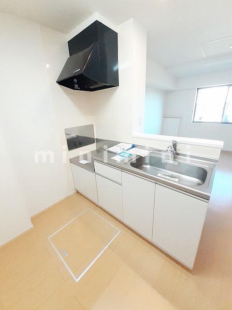 キッチン　※写真は別号室のものですので現状優先とさせていただきます