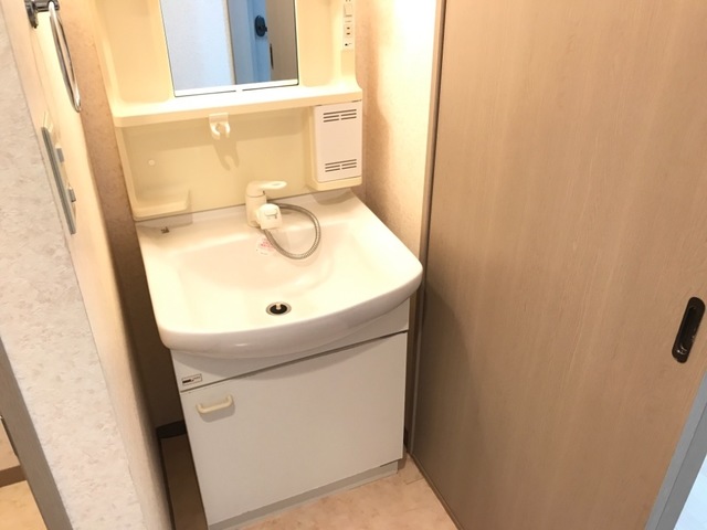 洗面設備　洗髪洗面化粧台