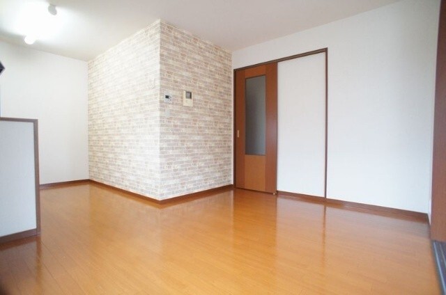 居室・リビング　※リフォーム中のため同棟別室写真