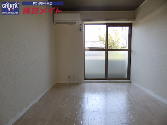 居室・リビング　同型参考写真