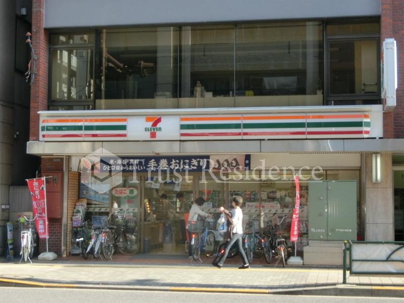 コンビニ　セブンイレブン　新御徒町駅前（コンビニ）まで96m