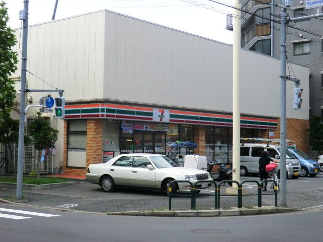 コンビニ　セブンイレブン足立綾瀬1丁目店（コンビニ）まで109m