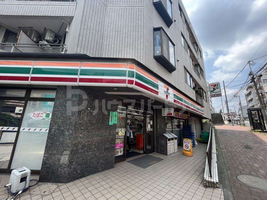 コンビニ　セブンイレブン北区東十条駅前店（コンビニ）まで190m