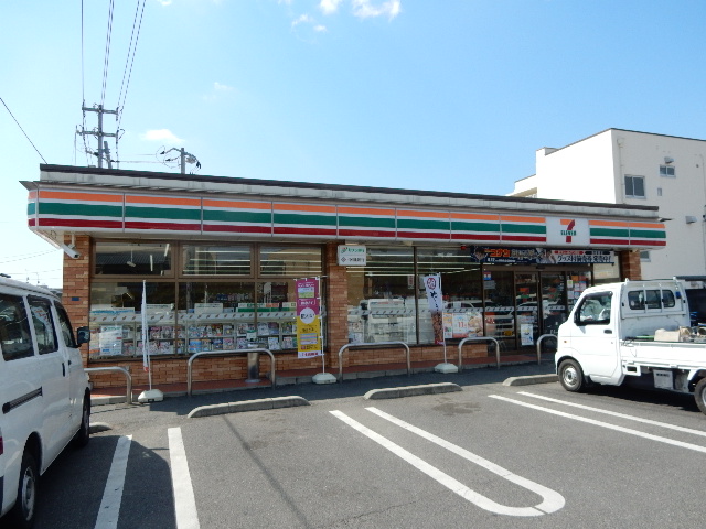コンビニ　セブンイレブン西大寺駅前店（コンビニ）まで514m