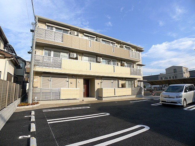 建物外観　マニフィックのご紹介は住まいの窓口　アソシエにお任せ下さい。