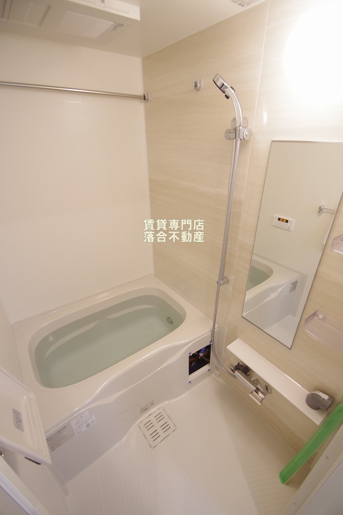 バス・シャワールーム　浴室乾燥機付き
