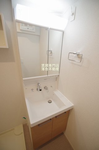 洗面設備　独立洗面化粧台付き