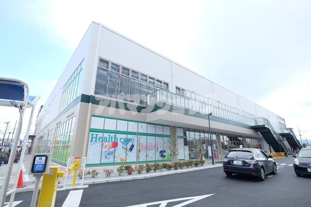 スーパー　マルエツアクロスプラザ坂戸店（スーパー）まで200m