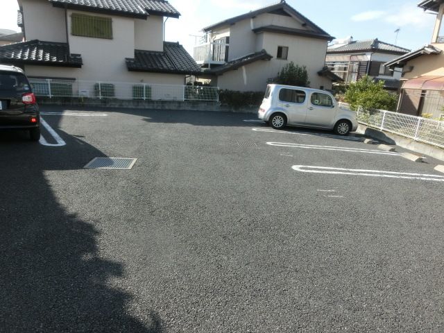 駐車場　駐車場あります。（空き要確認）