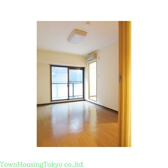 居室・リビング　同タイプ・別部屋画像